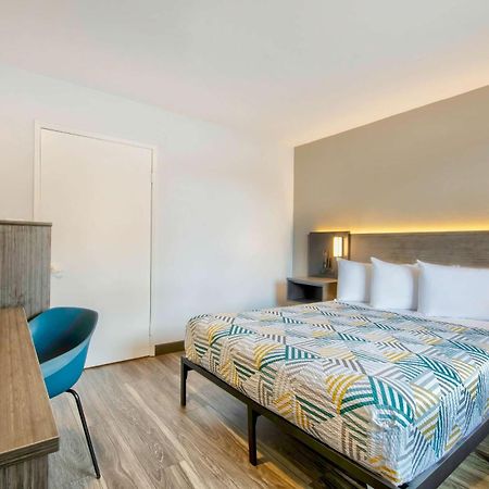 Motel 6-Marina, Ca - Monterey Экстерьер фото