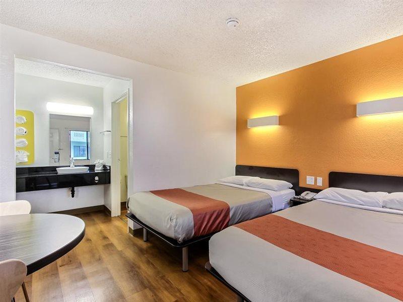 Motel 6-Marina, Ca - Monterey Экстерьер фото