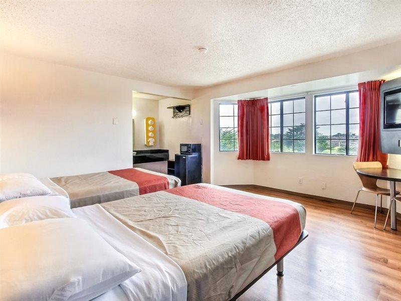 Motel 6-Marina, Ca - Monterey Экстерьер фото