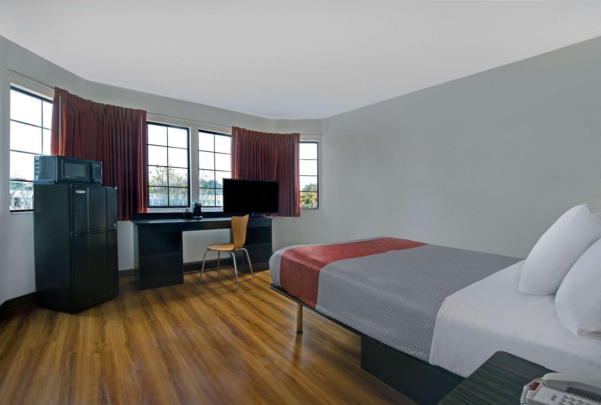 Motel 6-Marina, Ca - Monterey Экстерьер фото