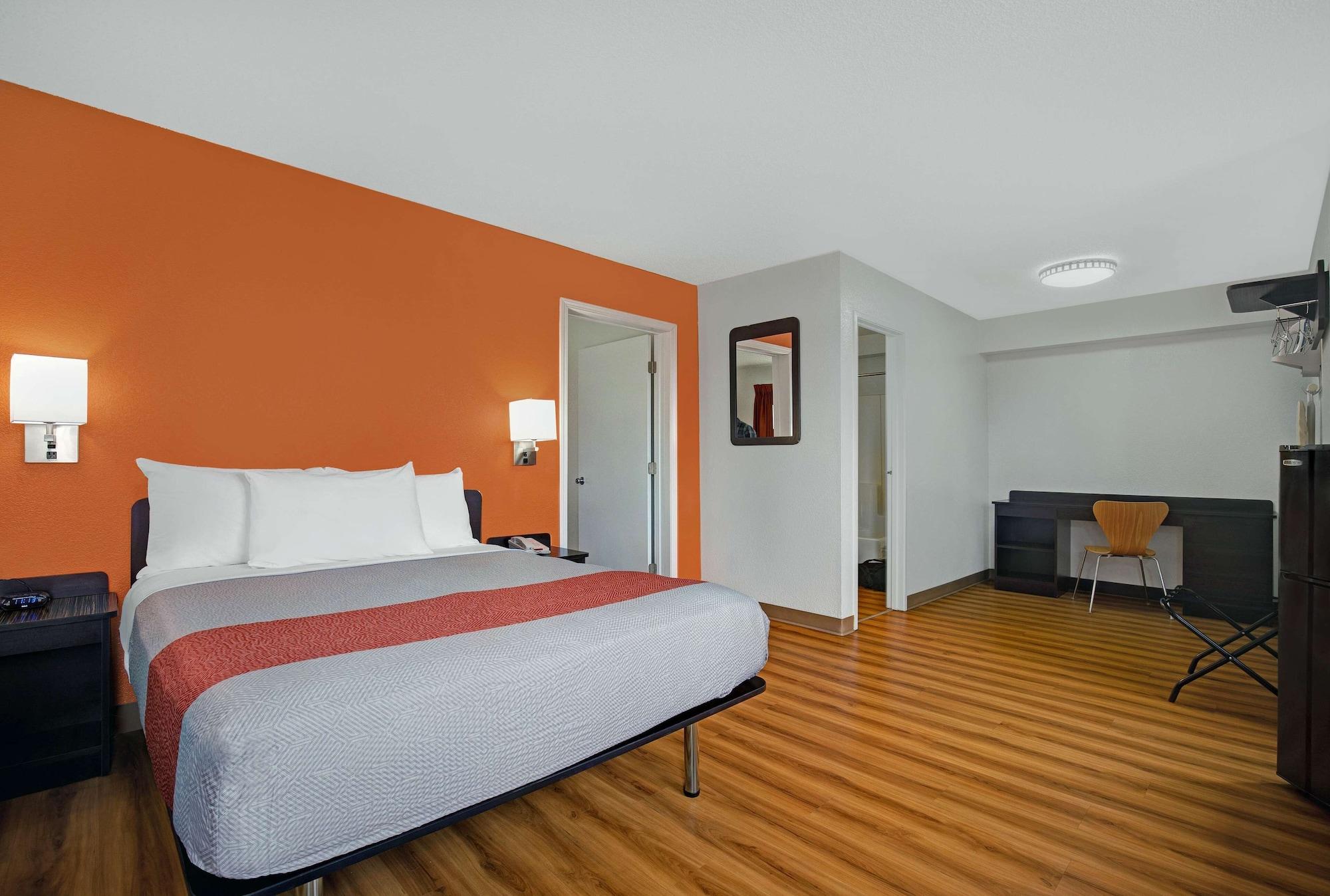 Motel 6-Marina, Ca - Monterey Экстерьер фото