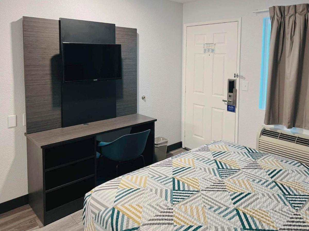 Motel 6-Marina, Ca - Monterey Экстерьер фото