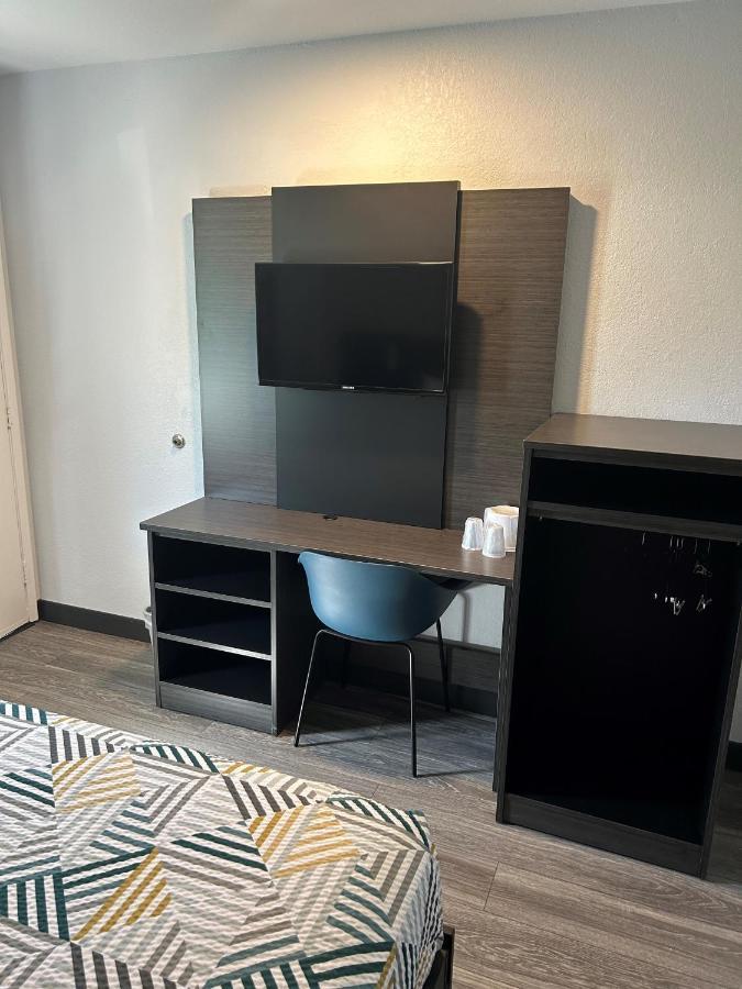 Motel 6-Marina, Ca - Monterey Экстерьер фото