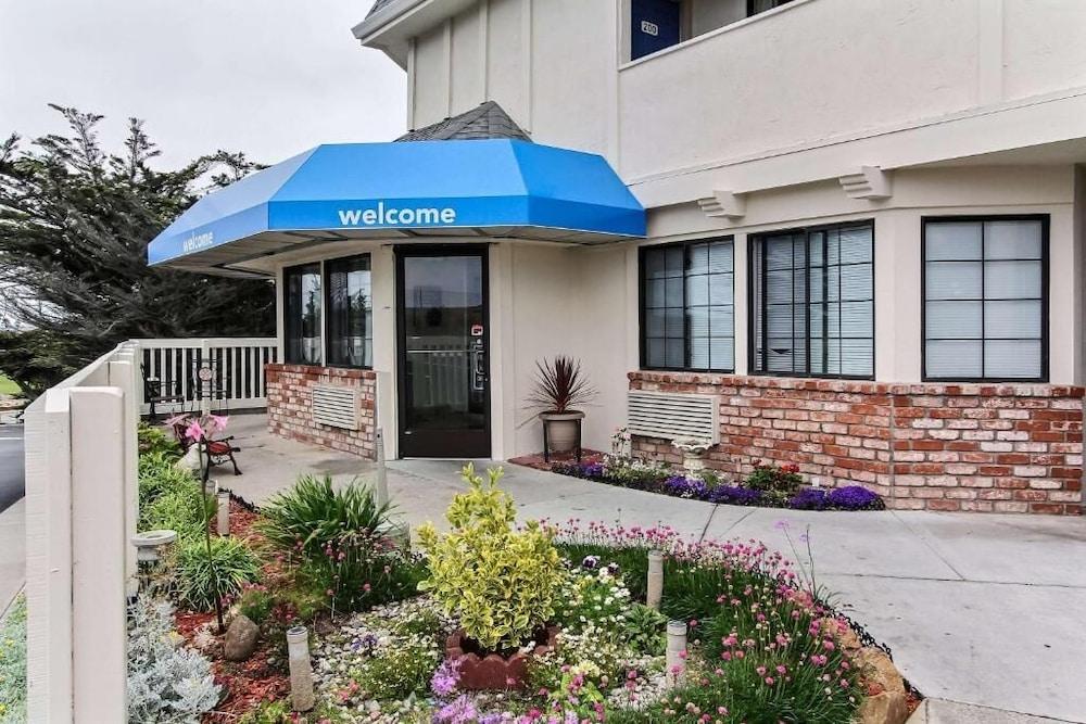 Motel 6-Marina, Ca - Monterey Экстерьер фото