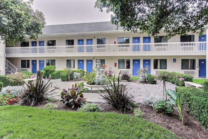 Motel 6-Marina, Ca - Monterey Экстерьер фото