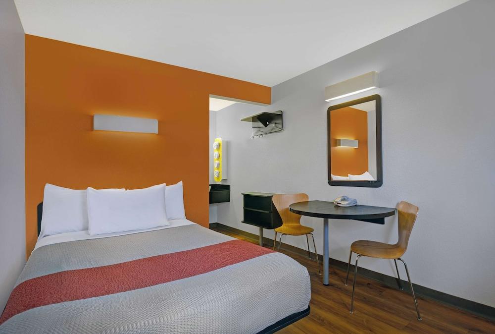 Motel 6-Marina, Ca - Monterey Экстерьер фото