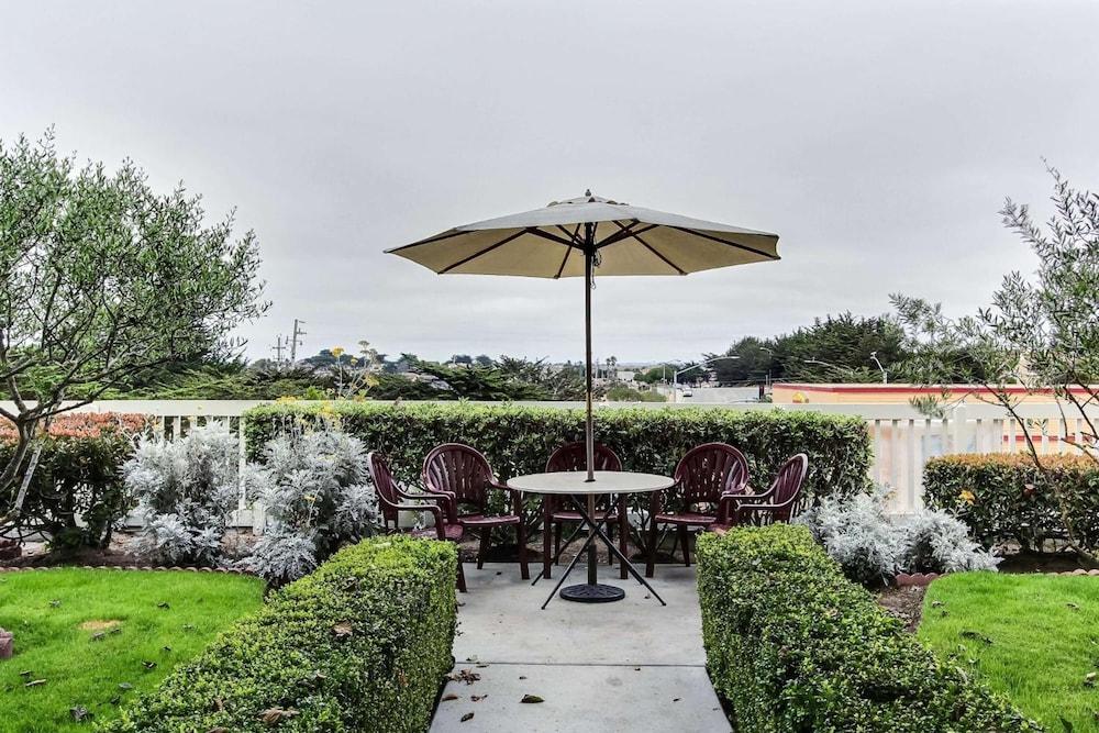 Motel 6-Marina, Ca - Monterey Экстерьер фото