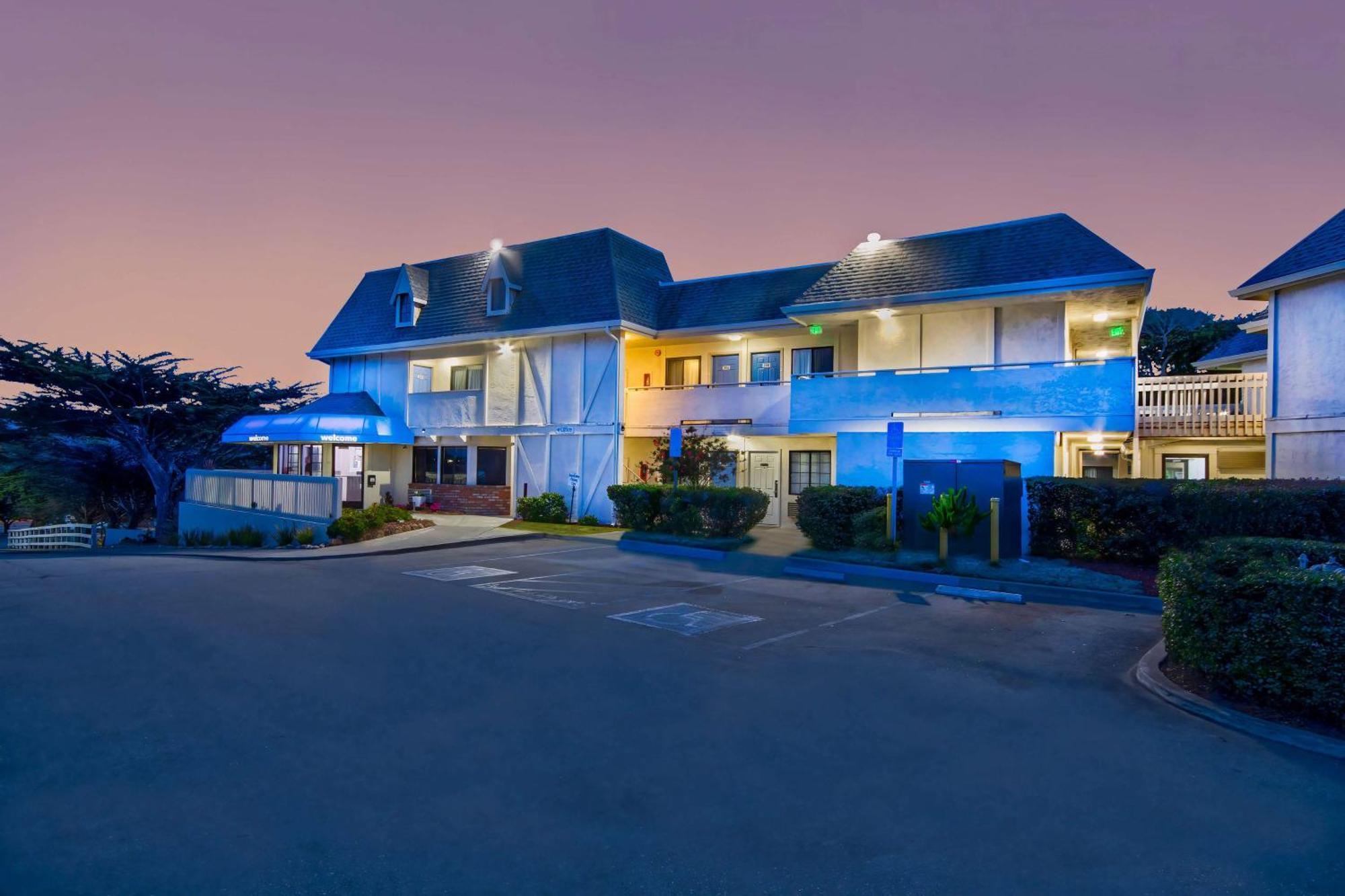 Motel 6-Marina, Ca - Monterey Экстерьер фото