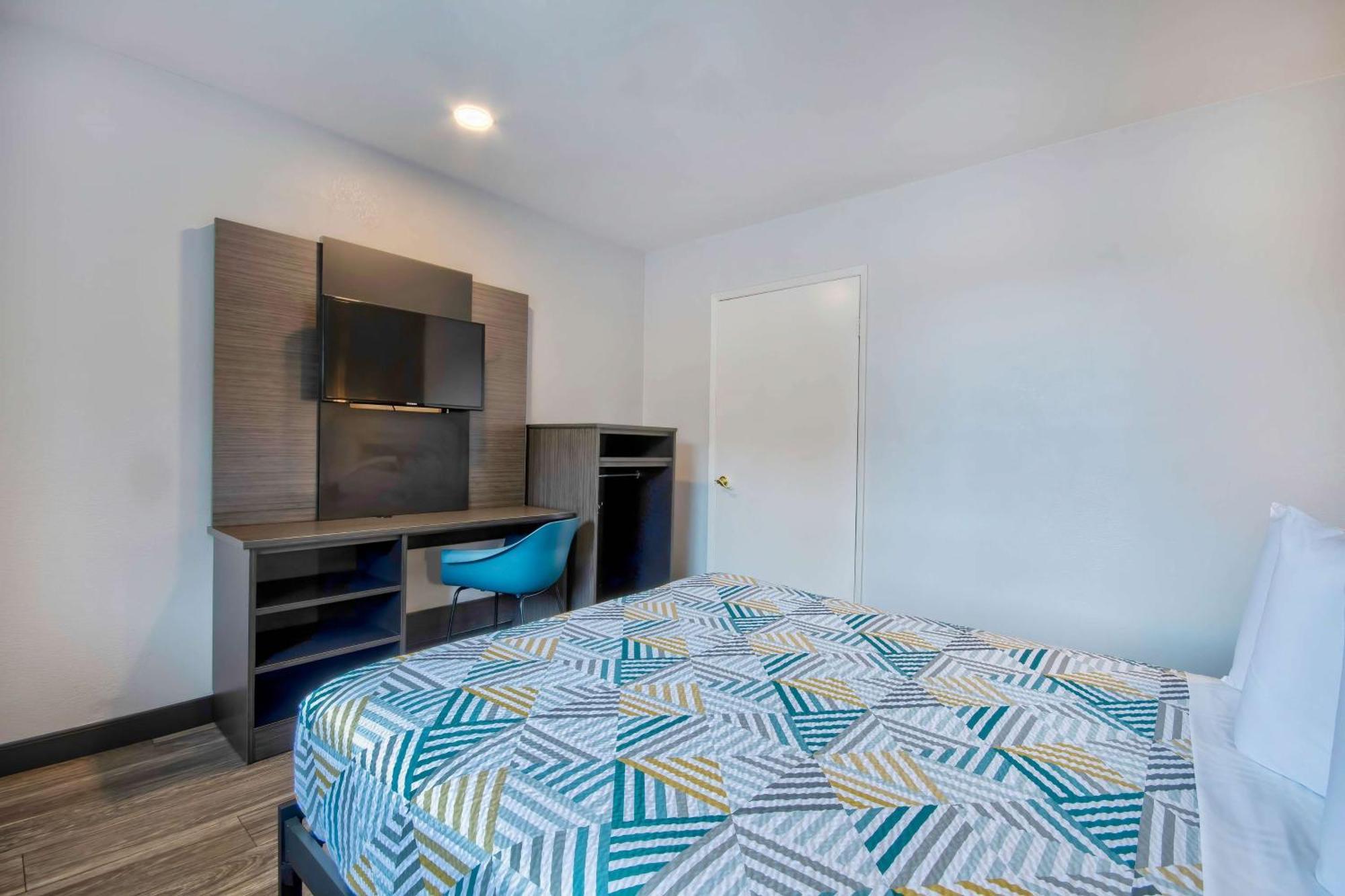 Motel 6-Marina, Ca - Monterey Экстерьер фото