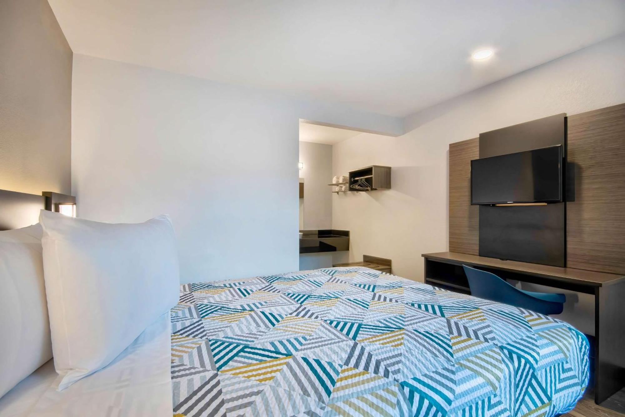 Motel 6-Marina, Ca - Monterey Экстерьер фото